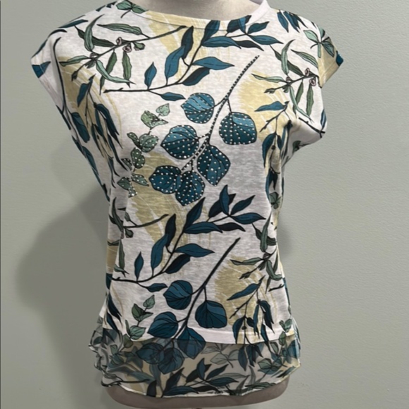Milano Tops - Milano Floral Embellished Tee Size S